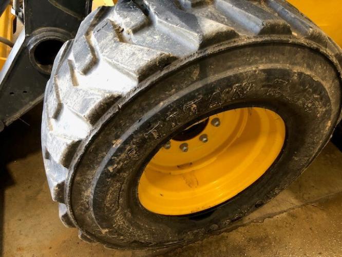 John Deere 332G