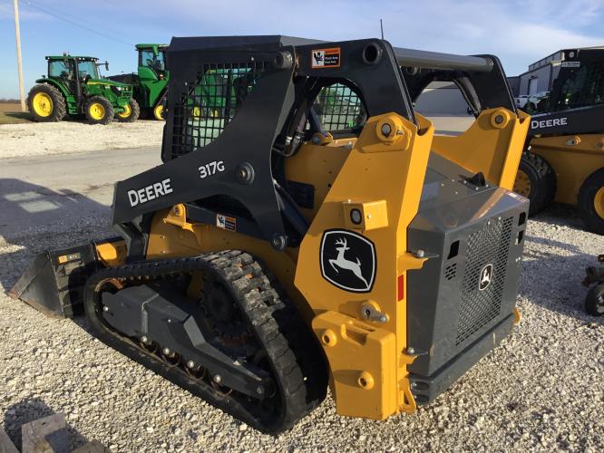 John Deere 317G