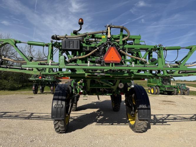 John Deere R4038