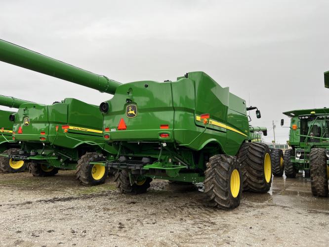 John Deere S790