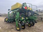 John Deere 1775NT