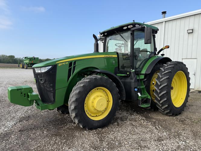 John Deere 8270R