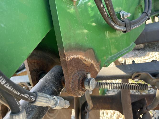 John Deere 2720