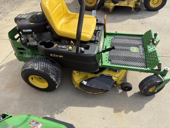 John Deere Z235