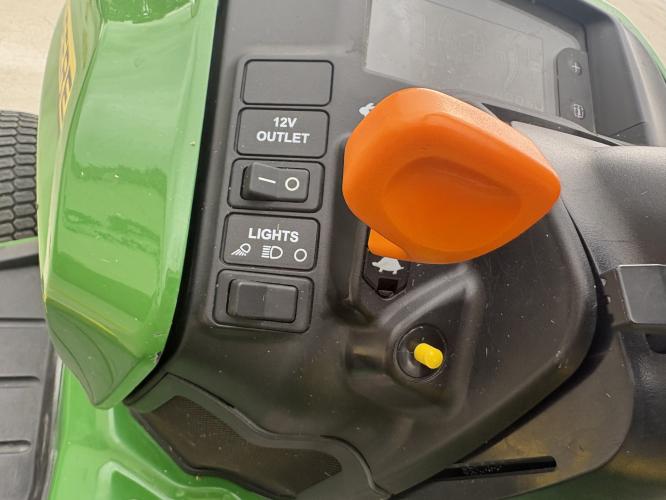 John Deere X730