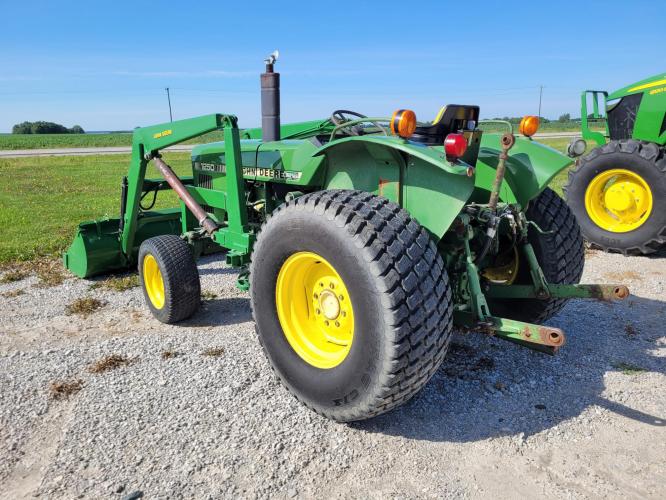 John Deere 1250