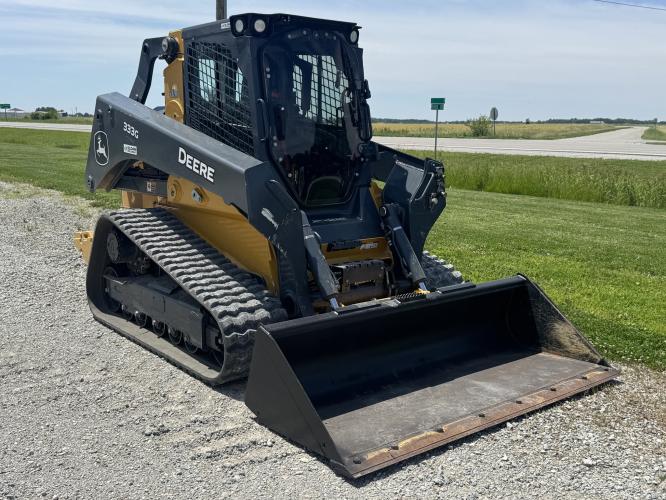 John Deere 333G