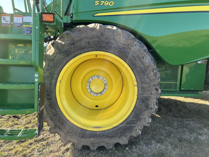 John Deere S790
