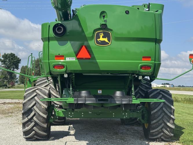 John Deere S790