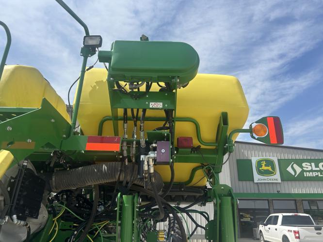 John Deere 1775NT