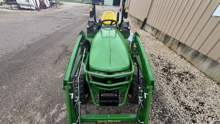 John Deere 2032R
