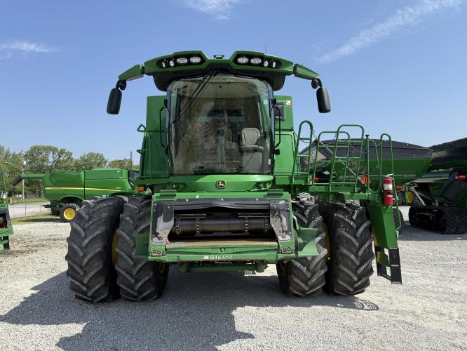 John Deere S780