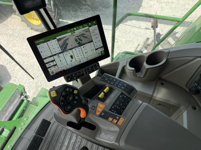 John Deere S7 800
