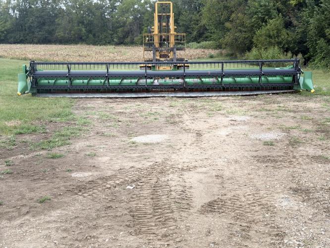 John Deere 635F