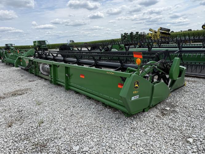 John Deere 635F