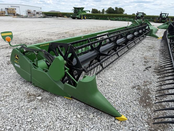 John Deere 635F