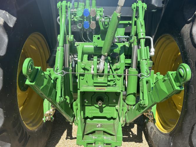 John Deere 6120E