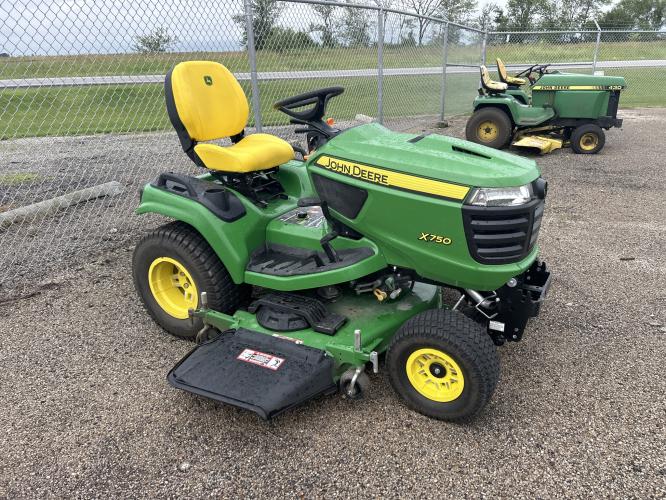 John Deere X750