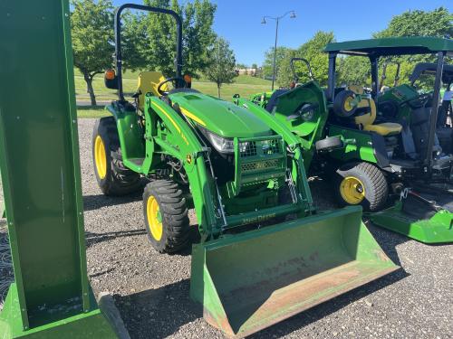 2018 John Deere 3033R