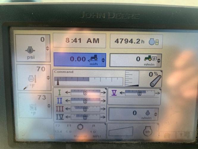 John Deere 8335R