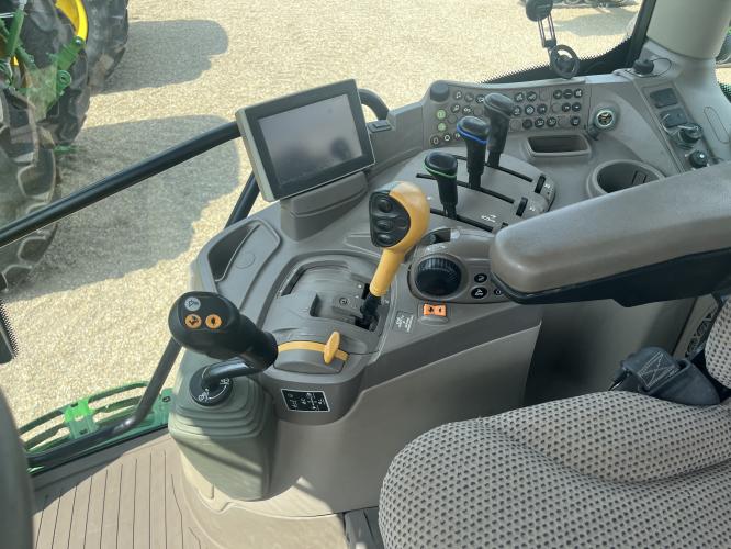 John Deere 6145R