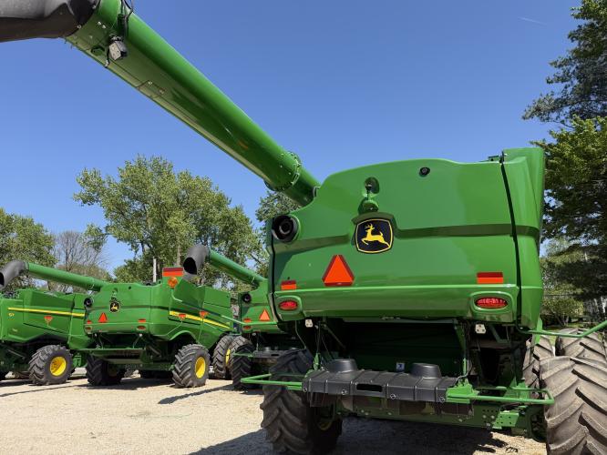 John Deere S780