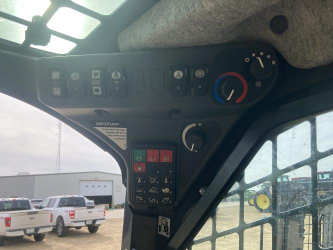 John Deere 333E