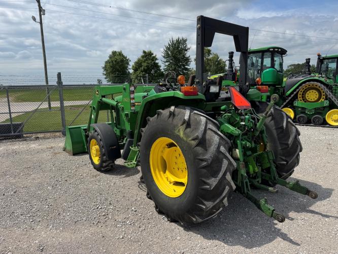 John Deere 6210L