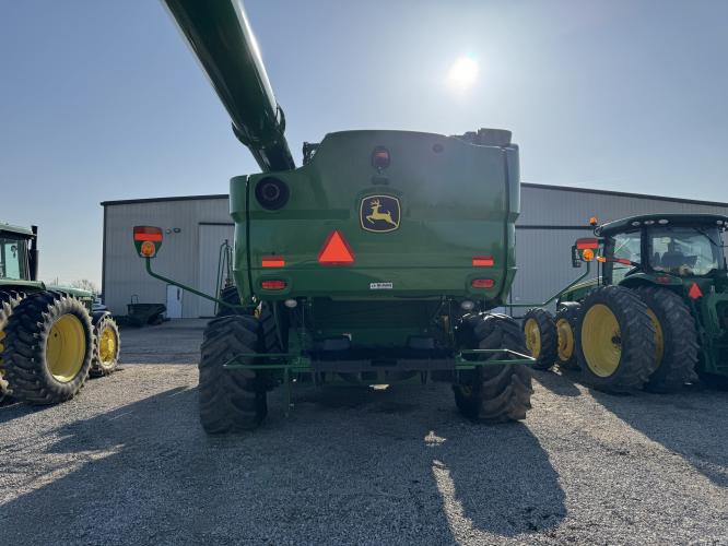 John Deere S780