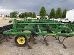 John Deere 2210