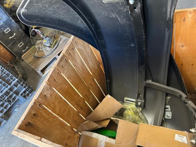 John Deere NEW AL180330-RE270320 MFWD FENDER KIT 5E,5M,5R