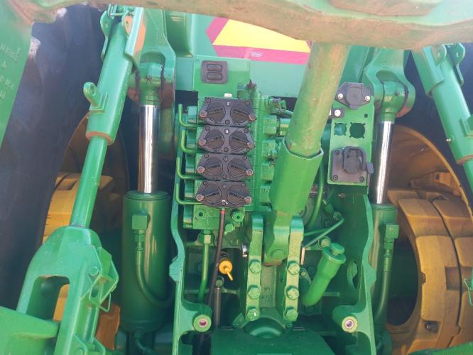 John Deere 8420