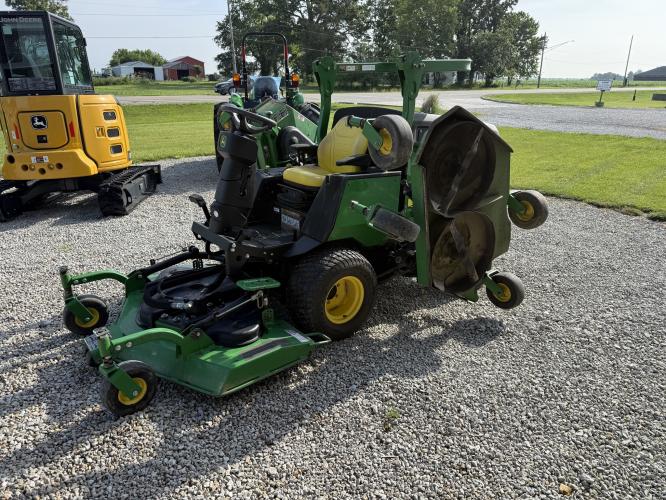 John Deere 1600