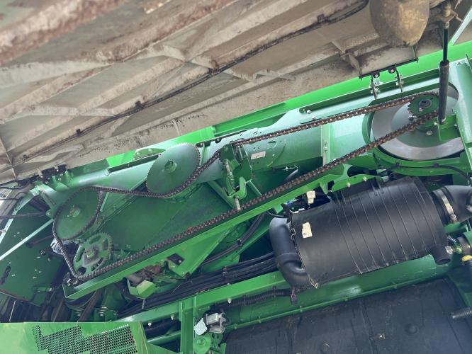 John Deere S670