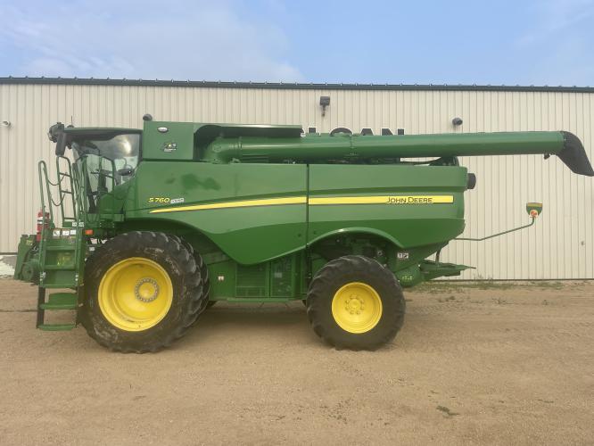 John Deere S760