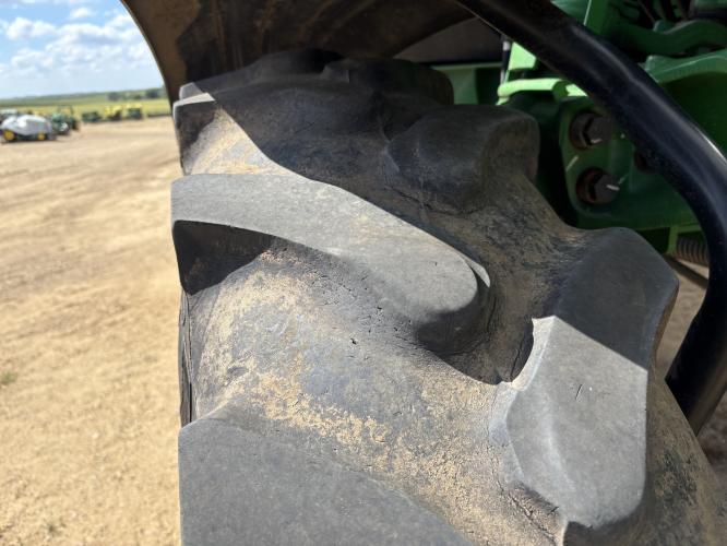 John Deere 412R