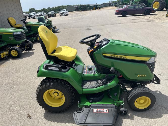 John Deere X590