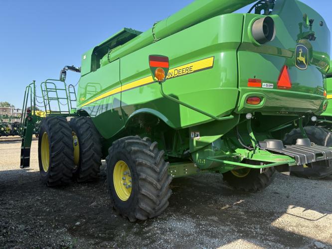 John Deere S780