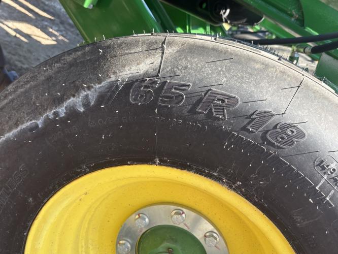 John Deere 2720