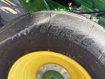 John Deere 2720