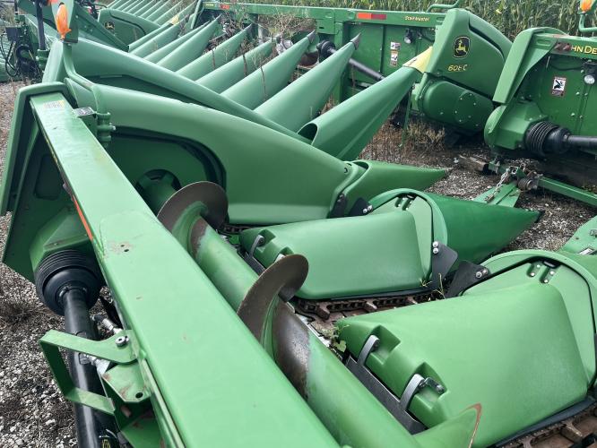 John Deere 608C