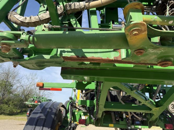John Deere R4038