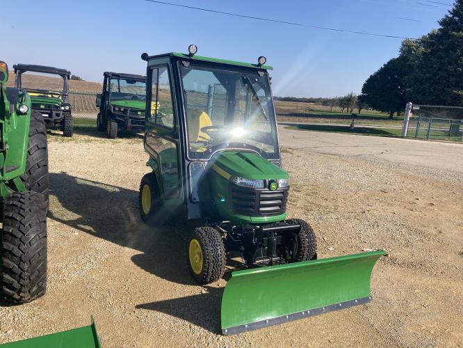 John Deere X758