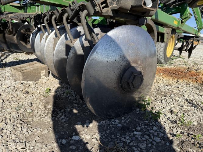 John Deere 2720
