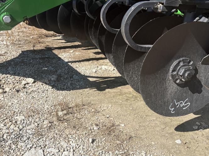John Deere 2720