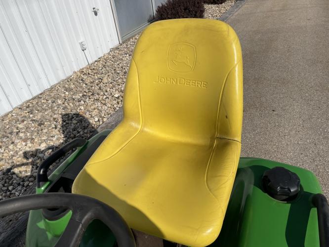 John Deere X724