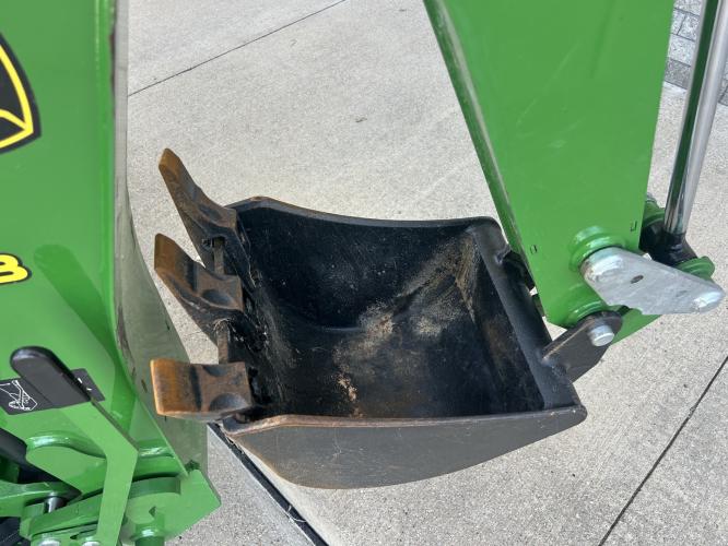 John Deere 1025R