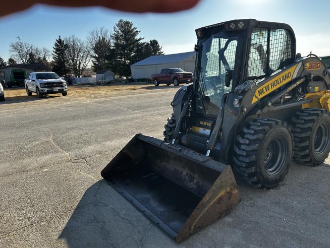 New Holland L320