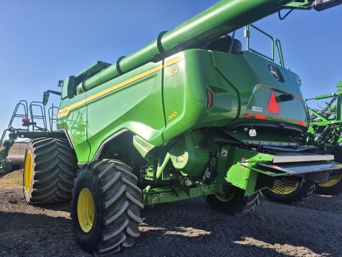 John Deere X9 1100