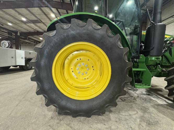John Deere 5120M